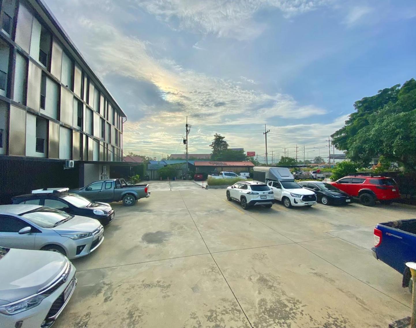Jb Place Nakhon Pathom Exterior photo